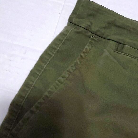 A New Day Camo Green Casual Summer High Waist Chino Shorts Size 18 - Picture 4 of 10